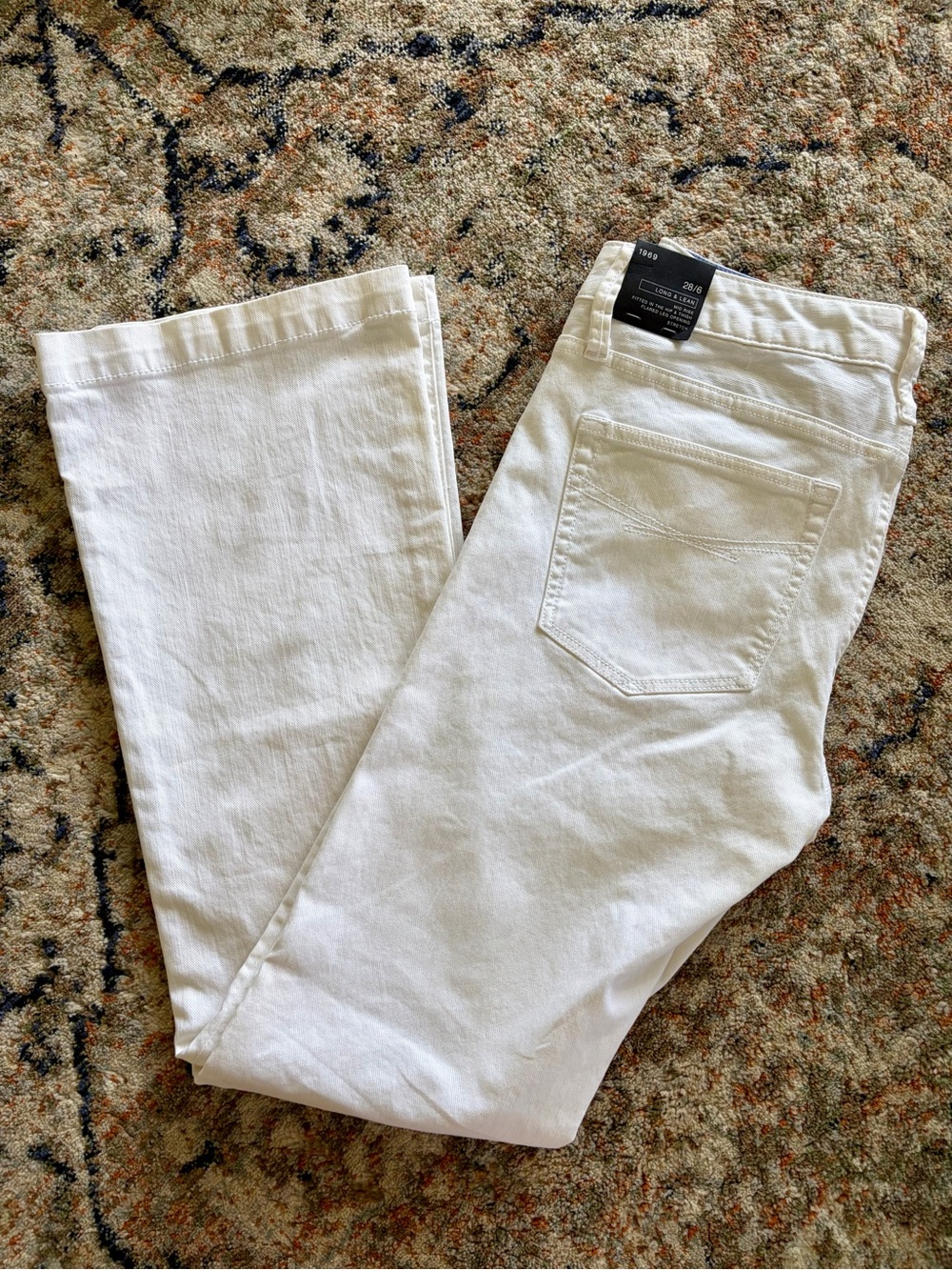 Gap Long & Lean White Mid-Rise Jeans Size 28/6 NWT